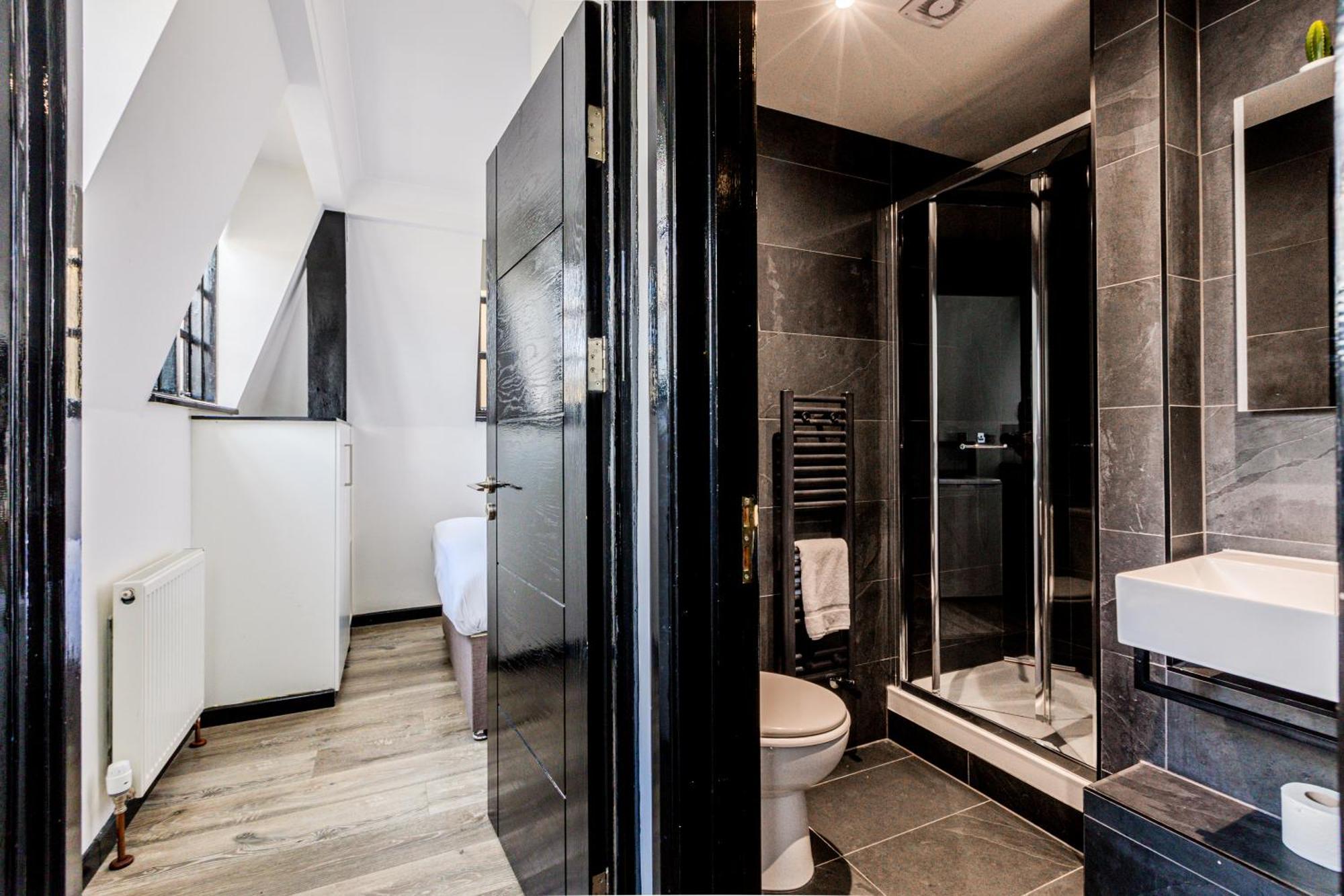 Langdon Apartments, Bouverie Place *