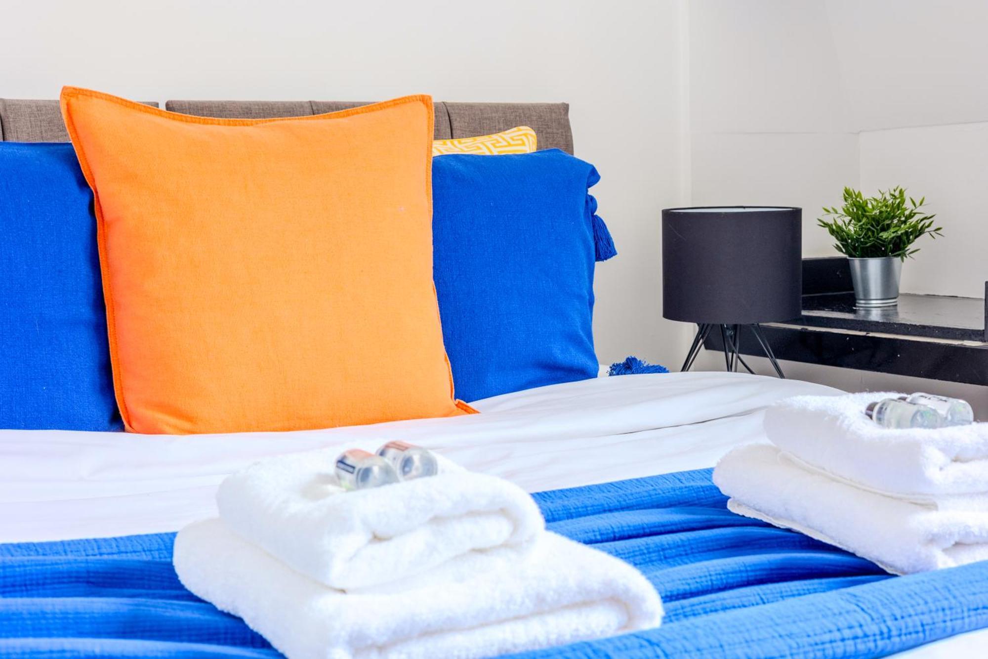 Langdon Apartments, Bouverie Place *
