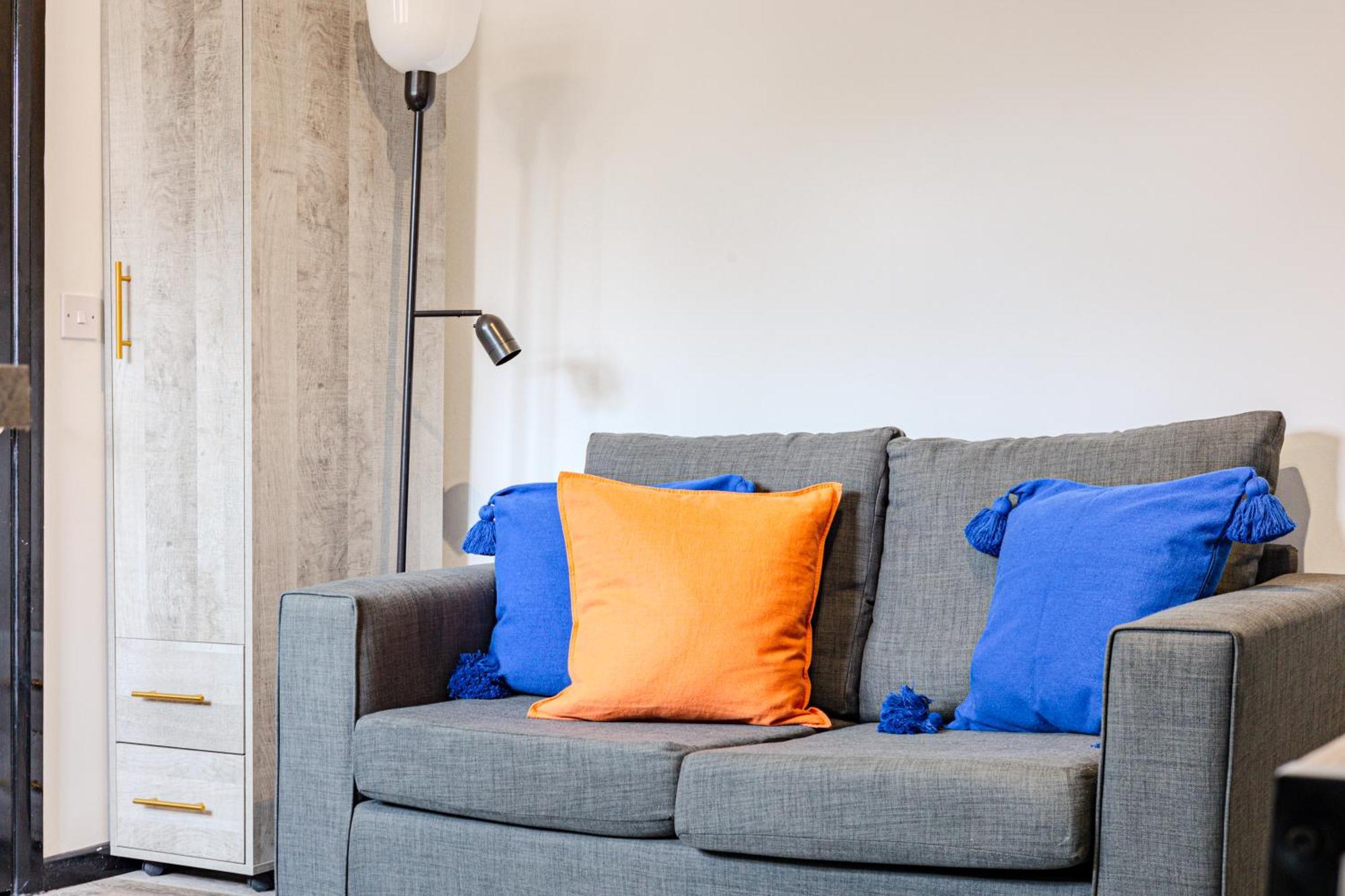 Langdon Apartments, Bouverie Place *