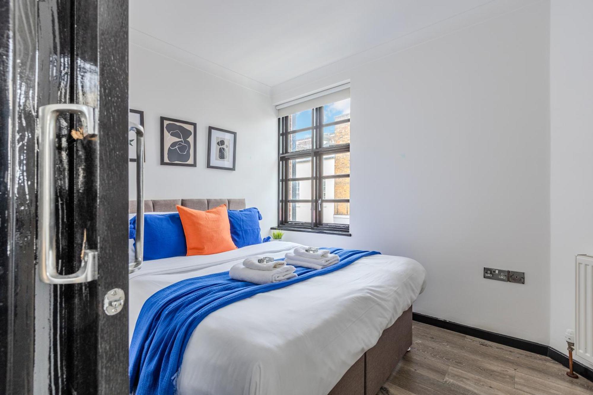 Langdon Apartments, Bouverie Place
