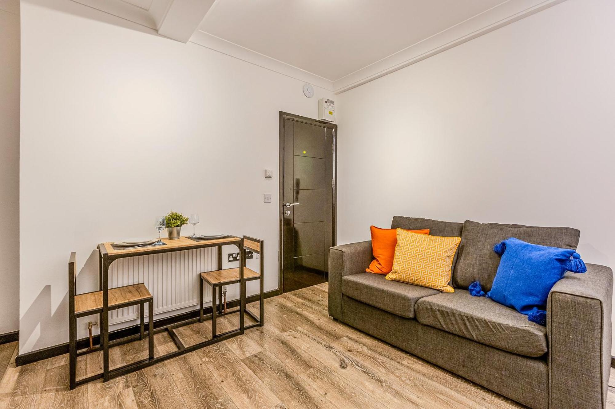 Langdon Apartments, Bouverie Place Londres