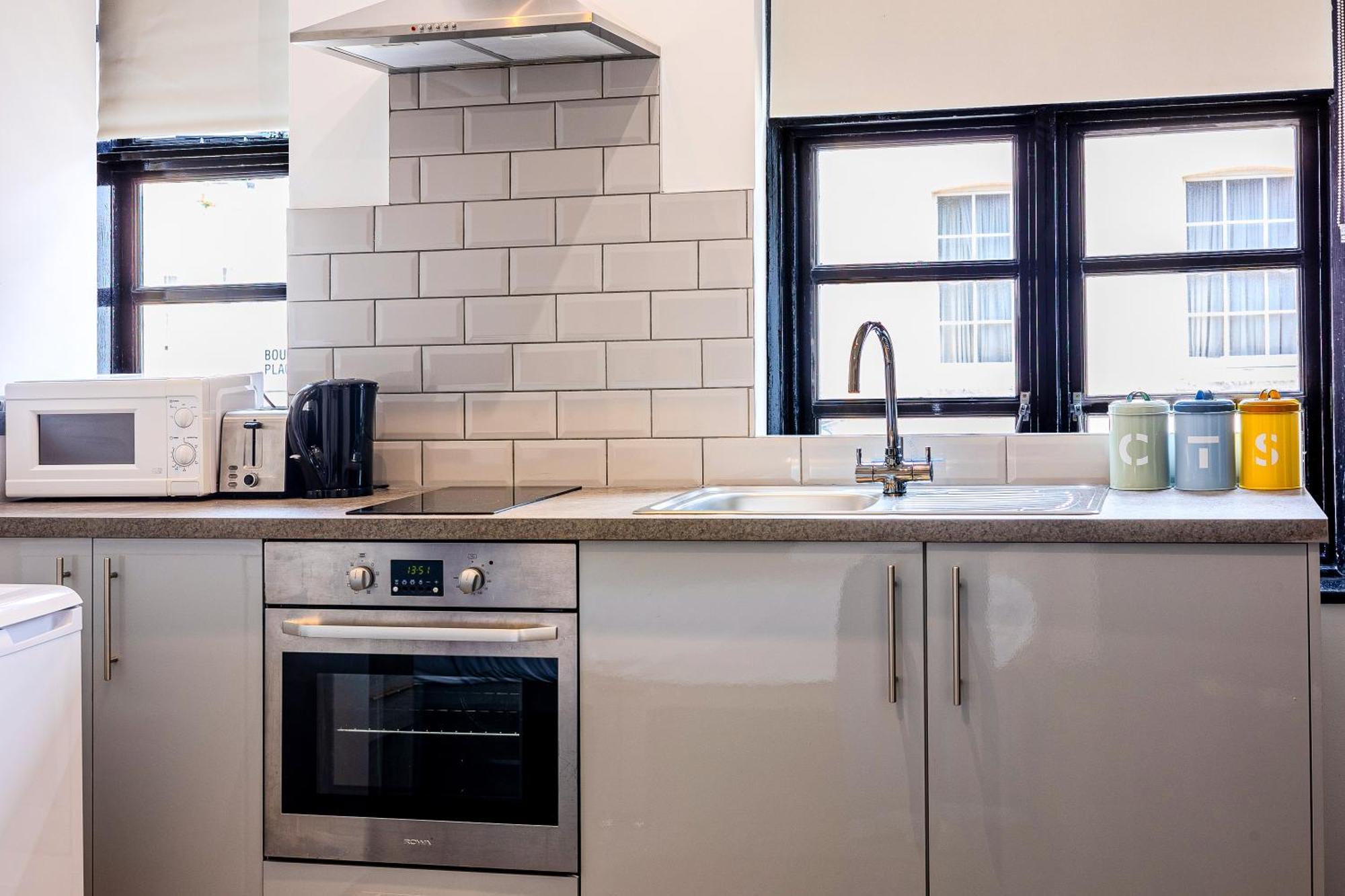 Langdon Apartments, Bouverie Place *